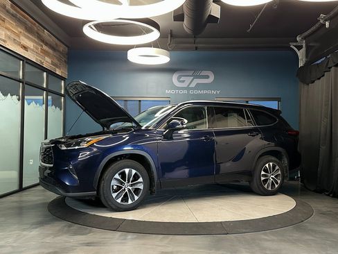 Used 2021 Toyota Highlander XLE image 26