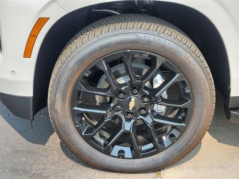 New 2025 Chevrolet Suburban Premier image 12