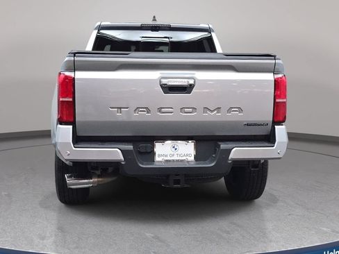 Used 2024 Toyota Tacoma Limited AWD/4WD image 7