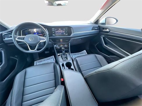 Used 2024 Volkswagen Jetta SE image 23