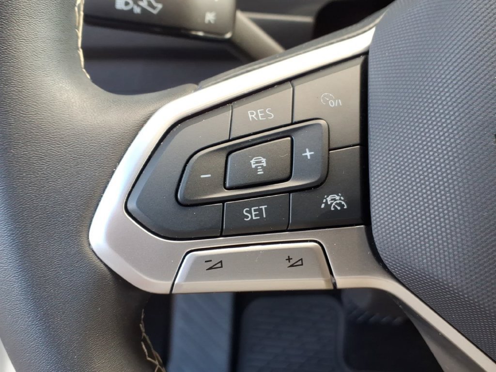 Used 2024 Volkswagen Tiguan SE AWD/4WD image 21