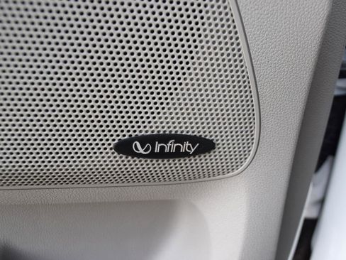 Used 2015 Kia Sedona SX FWD image 32
