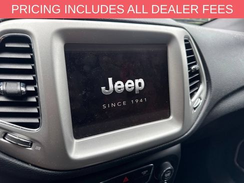 Used 2021 Jeep Compass Latitude w/ Sun and Sound Group AWD/4WD image 4