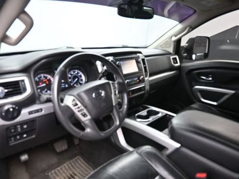 Used 2016 Nissan Titan PRO-4X w/ Pro-4x Convenience Package AWD/4WD image 14