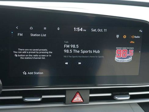 Used 2023 Hyundai Elantra Limited image 17