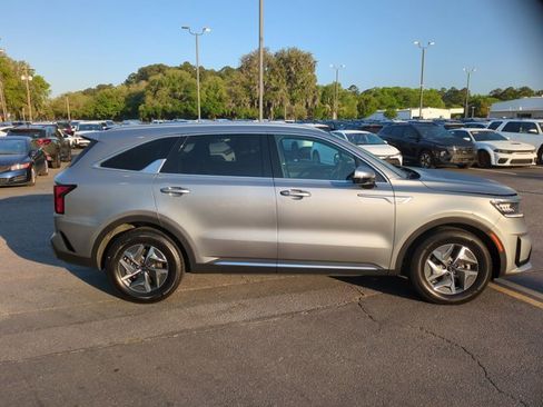 Used 2021 Kia Sorento EX image 4