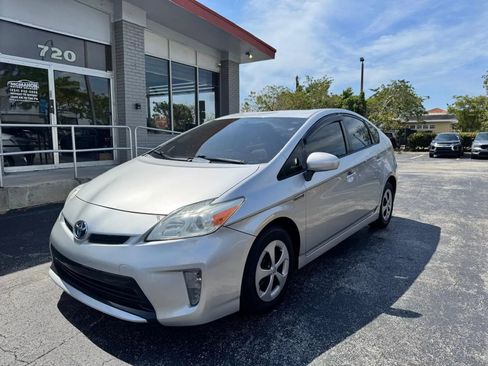 Used 2012 Toyota Prius Two FWD image 1