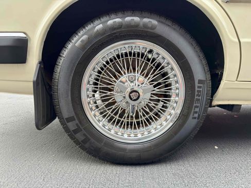 Used 1988 Jaguar XJ6 image 21