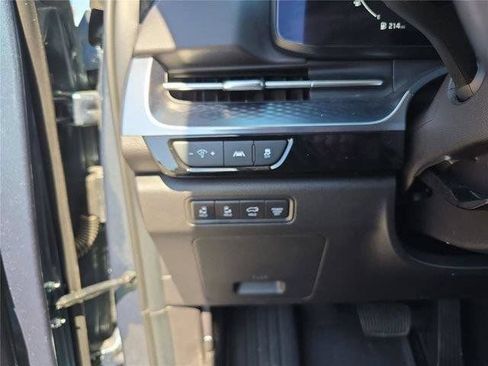Used 2024 Kia Carnival SX Prestige FWD image 31
