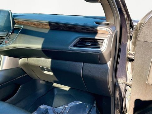 Used 2021 Chevrolet Tahoe Z71 w/ Luxury Package image 17