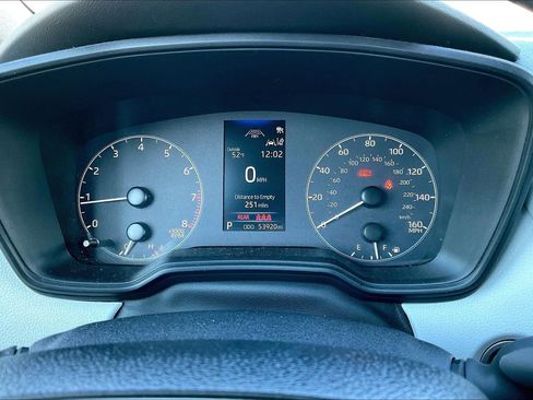 Used 2024 Toyota Corolla SE image 13