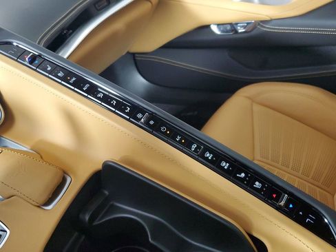Used 2024 Chevrolet Corvette Stingray Premium Conv w/ Z51 Performance Package RWD image 23