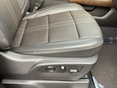 Used 2025 Chevrolet Silverado 1500 High Country w/ Z71 Off-Road Package image 21