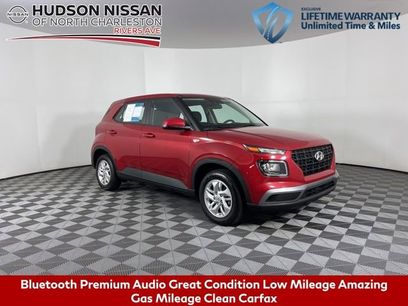 Used 2022 Hyundai Venue SE w/ Cargo Package