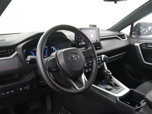 Used 2022 Toyota RAV4 SE w/ Weather & Moonroof Package AWD/4WD image 24