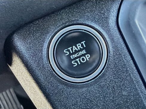 Used 2023 Land Rover Defender 110 SE AWD/4WD image 37