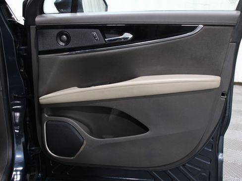 Used 2022 Lincoln Nautilus Reserve image 29