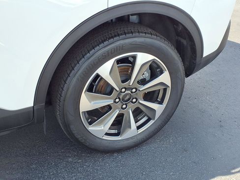 Used 2023 Ford Escape Platinum AWD/4WD image 32