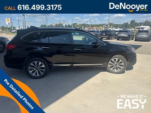 Used 2018 Subaru Outback 3.6R Touring AWD/4WD image 6