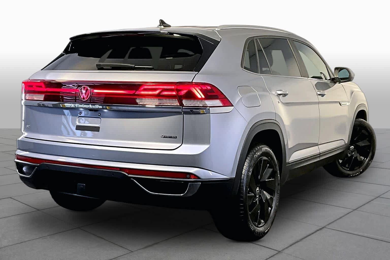 Used 2024 Volkswagen Atlas Cross Sport SE AWD/4WD image 13
