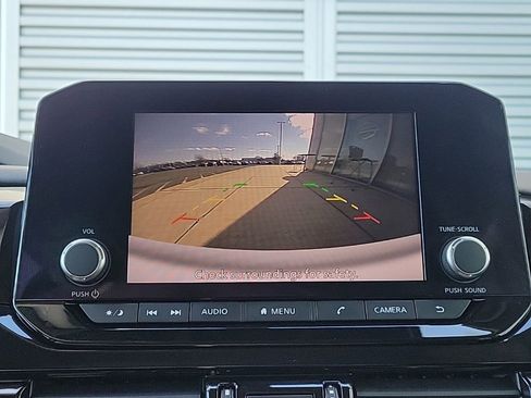 Used 2022 Nissan Pathfinder SV image 22