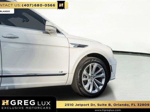 Used 2022 Bentley Bentayga image 33