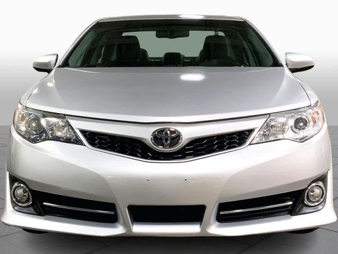 Used 2012 Toyota Camry SE image 4