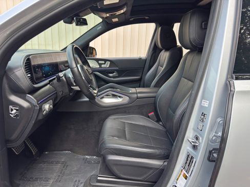 Used 2021 Mercedes-Benz GLS 580 4MATIC image 17