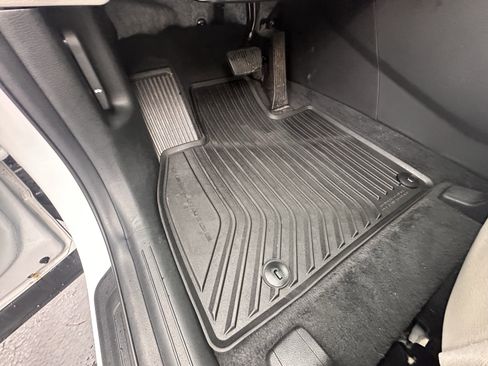 Used 2022 Kia Telluride EX image 9