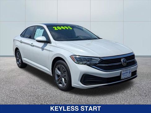 Used 2023 Volkswagen Jetta SE w/ Panoramic Sunroof Package FWD image 7