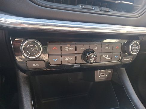 Used 2022 Jeep Compass High Altitude image 16