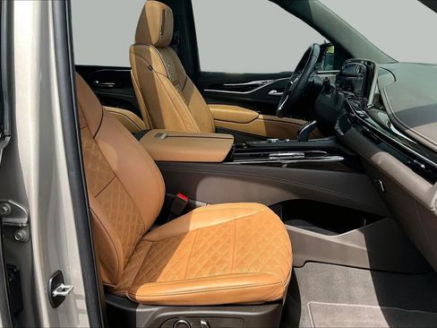 Used 2024 Cadillac Escalade Premium Luxury w/ Performance Package AWD/4WD image 9