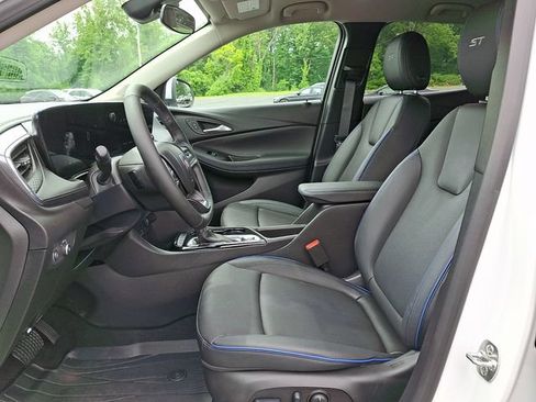 Used 2026 Buick Encore GX Sport Touring w/ Comfort Package AWD/4WD image 13