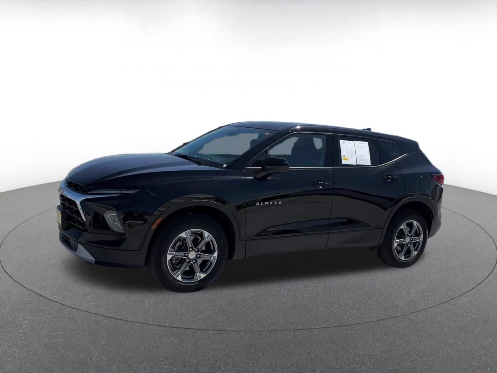 Used 2026 Chevrolet Blazer LT FWD image 8