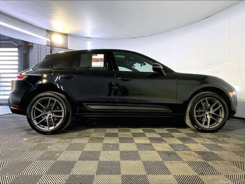 Certified 2024 Porsche Macan image 8
