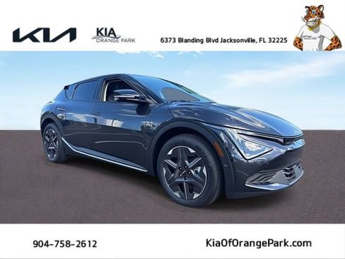 New 2025 Kia EV6 Light w/ Light LR Technology Package image 1