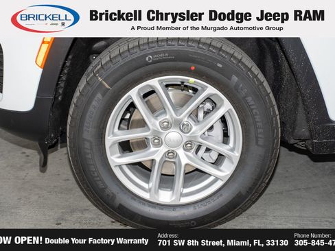 New 2025 Jeep Grand Cherokee Laredo image 38