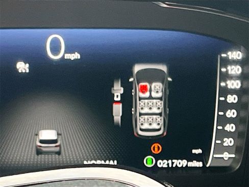 Used 2023 Honda Pilot Elite image 12