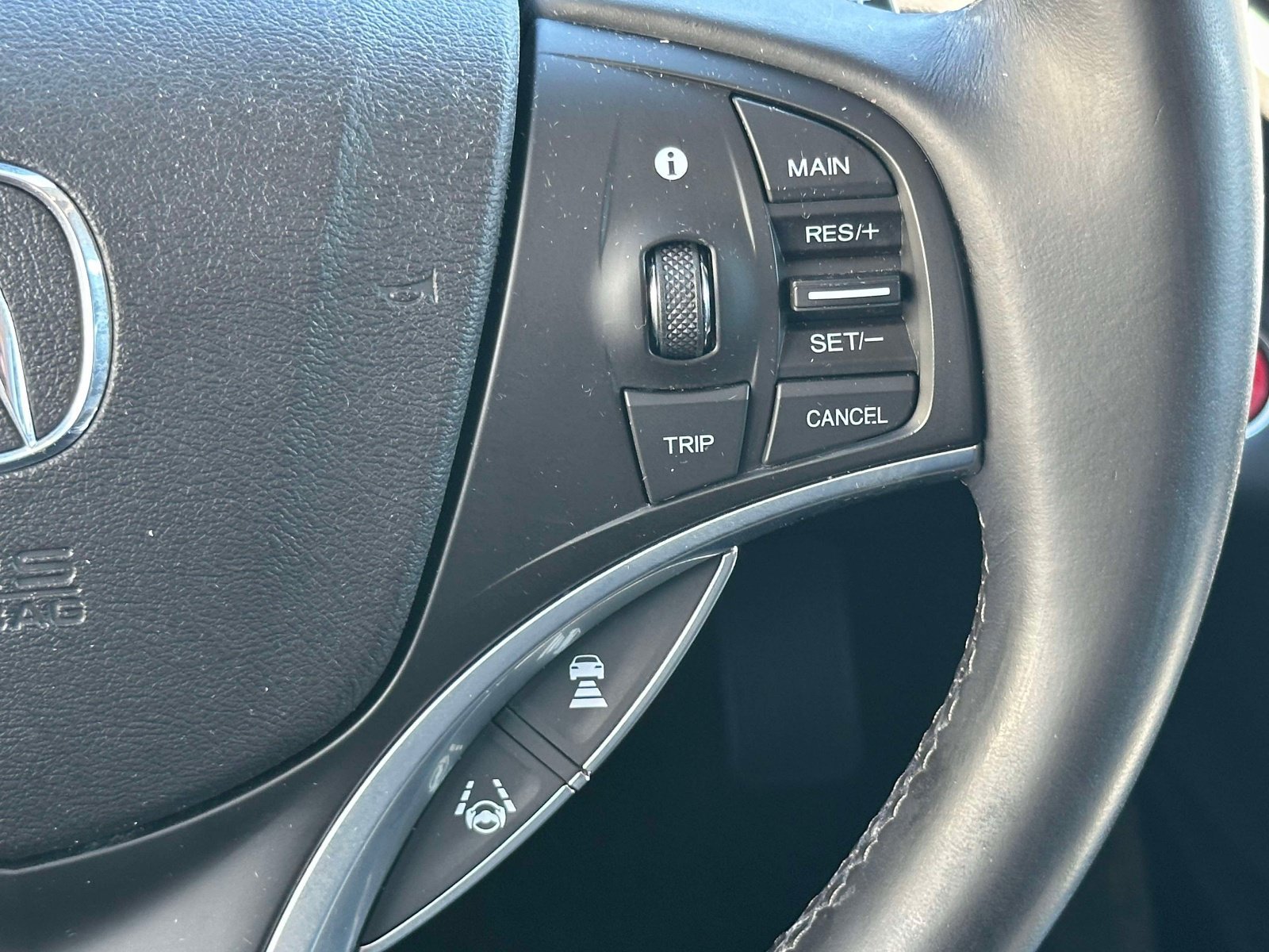 Used 2018 Acura MDX w/ Technology Package AWD/4WD image 25
