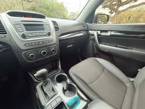 Used 2015 Kia Sorento LX FWD image 17
