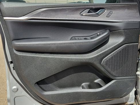 New 2025 Jeep Grand Cherokee L Limited w/ Black Appearance Package image 11