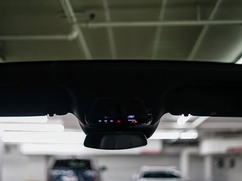 Used 2025 Cadillac Lyriq Sport image 11