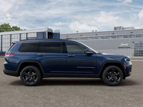 New 2026 Jeep Grand Cherokee L Limited w/ Limited Altitude Package AWD/4WD image 21