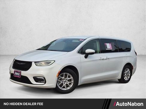Used 2023 Chrysler Pacifica Touring-L FWD image 1