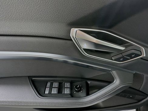 Used 2024 Audi Q8 e-tron Premium Plus w/ Premium Plus Package image 22