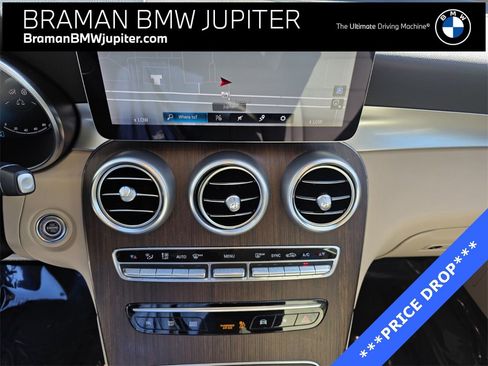 Used 2022 Mercedes-Benz GLC 300 4MATIC image 23