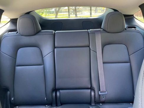 Used 2025 Tesla Model Y Long Range image 39