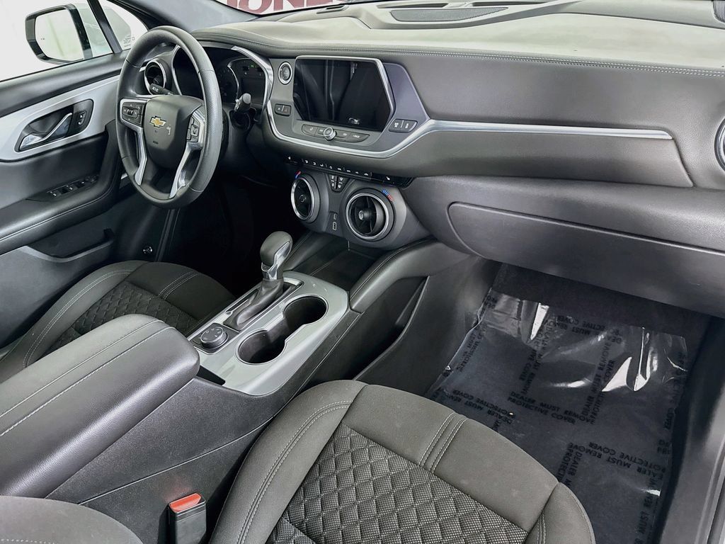 Used 2021 Chevrolet Blazer LT AWD/4WD image 31