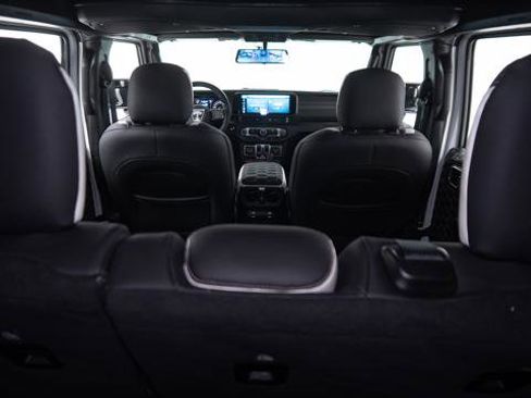 Used 2025 Jeep Gladiator Sport image 34