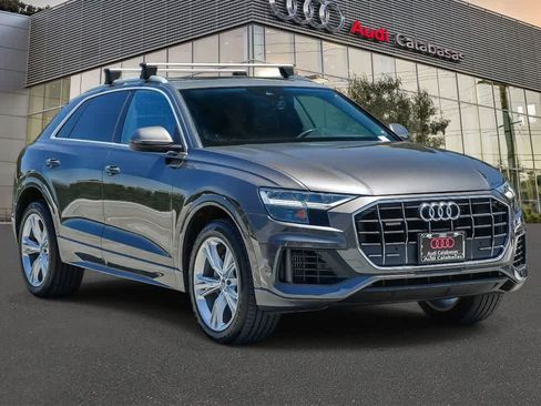Used 2019 Audi Q8 Premium w/ Convenience Package AWD/4WD image 3